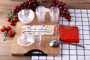 【泉綠恒】一次性水晶餐具的保質(zhì)期是多久？